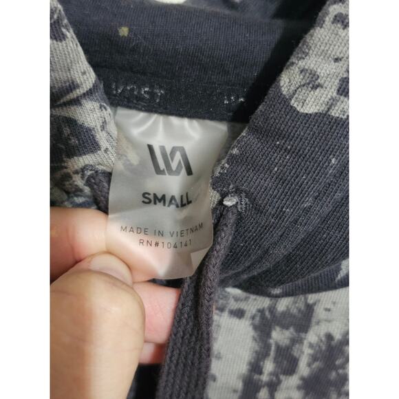 VRST Hoodie Mens Size Small  Pullover Monochromatic  Floral Black(817) - Picture 2 of 3